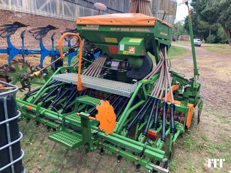 Combine drill Amazone ADP 303 on sale on ITT1878