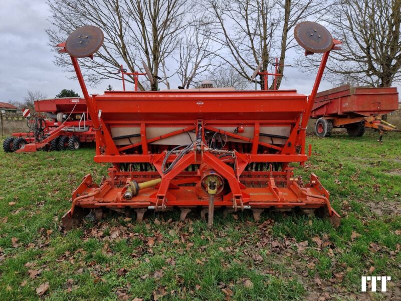 Combine drill Kuhn INTEGRA on sale on ITT1878