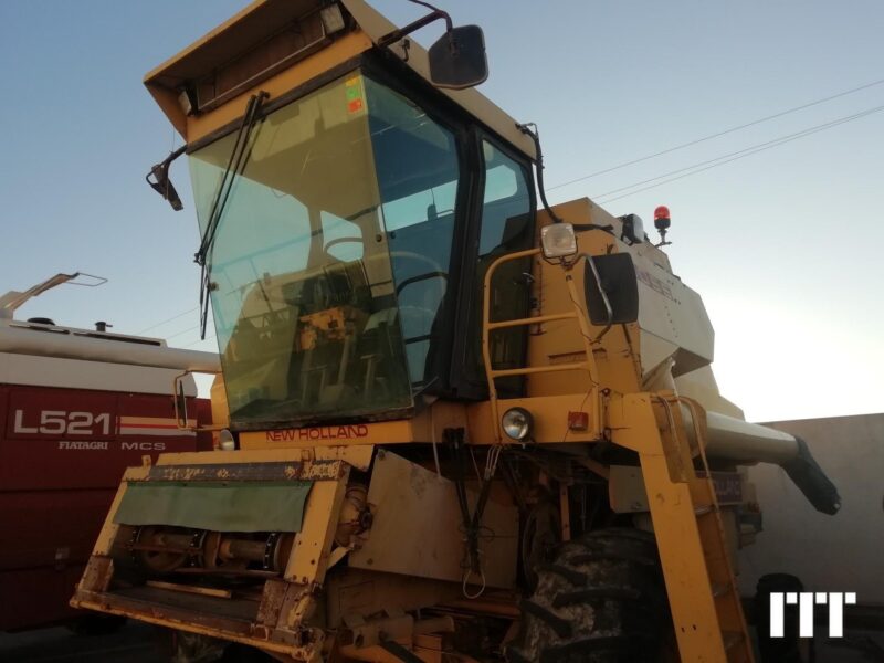 Combine harvester New Holland 8055 on sale on ITT1878