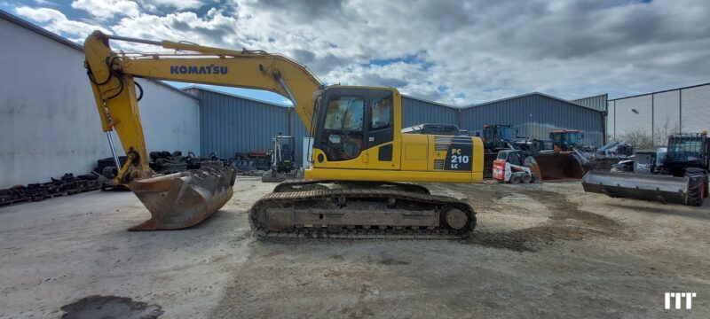 Track excavators Komatsu PC210LC-8 on sale on ITT1878