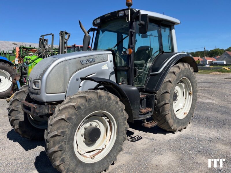 Tracteur agricole Valtra N121 en vente sur ITT1878