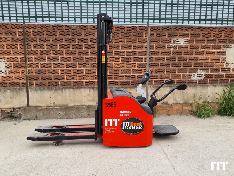 Unknown range 563 Manitou ES 820 en vente sur ITT1878